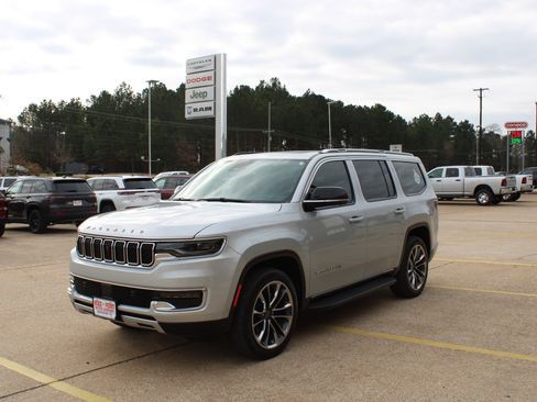 Used 2023 Jeep Wagoneer Series II w/ Convenience Group I image 1