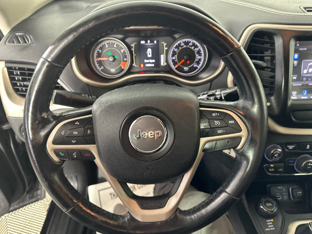 Used 2015 Jeep Cherokee Latitude w/ Cold Weather Group AWD/4WD image 12