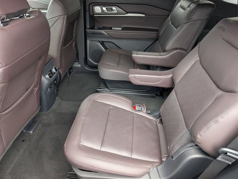 New 2026 Ford Explorer Platinum image 29