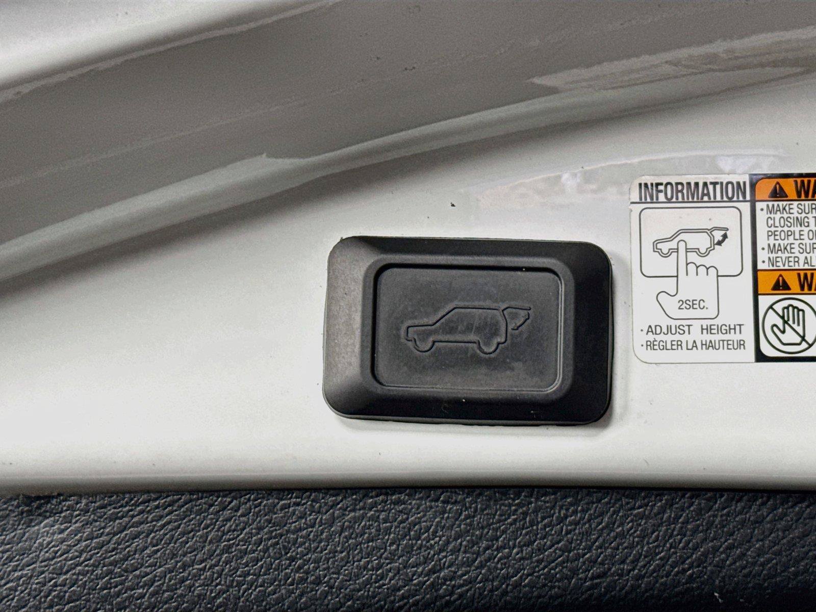 Used 2018 Toyota RAV4 XLE FWD image 37