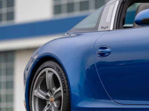 Used 2015 Porsche 911 Targa 4S image 6