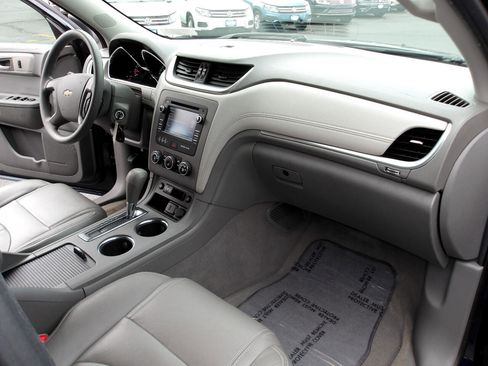 Used 2016 Chevrolet Traverse LS image 14