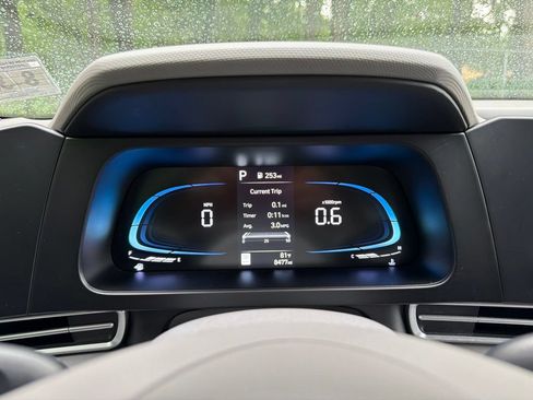 Certified 2025 Hyundai Elantra Sport FWD image 21