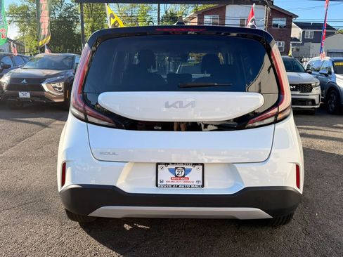 Used 2024 Kia Soul LX w/ Option Group 015 FWD image 6