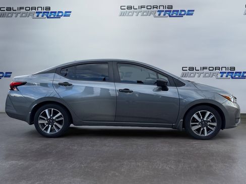 Used 2023 Nissan Versa S w/ S Plus Package image 4