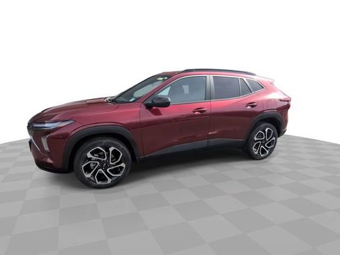 Certified 2025 Chevrolet Trax RS w/ Sunroof Package image 4