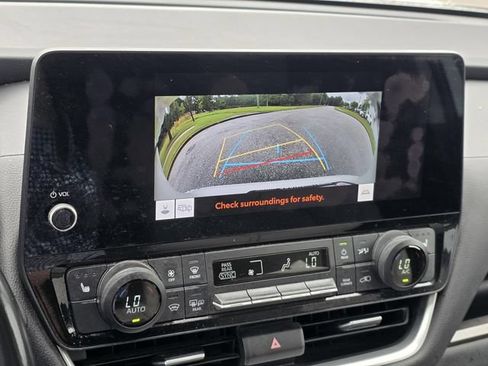Used 2024 Toyota Grand Highlander AWD Hybrid image 17