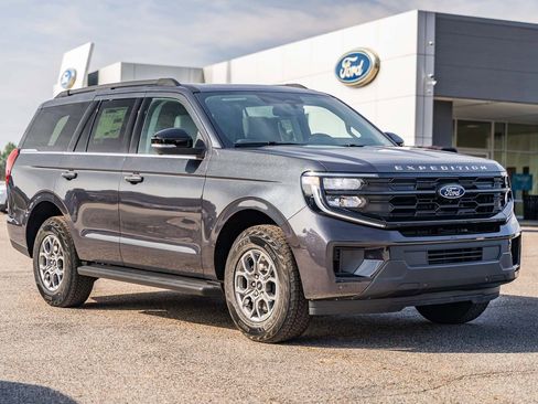 New 2026 Ford Expedition Active image 1