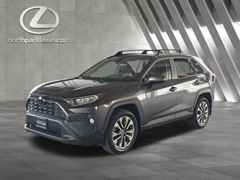 Used 2019 Toyota RAV4 XLE Premium FWD image 3