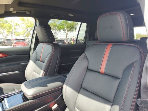 New 2026 Chevrolet Traverse RS image 16