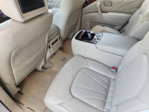 Used 2016 INFINITI QX80 4WD w/ Deluxe Technology Package image 31