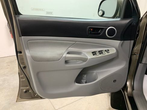 Used 2011 Toyota Tacoma 4x4 Double Cab image 5