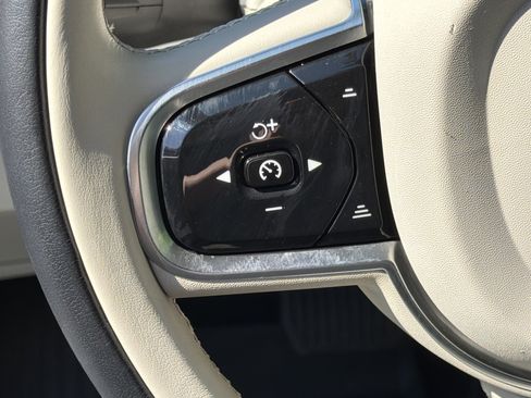 Certified 2023 Volvo XC90 B5 Core w/ Protection Package Premier image 20