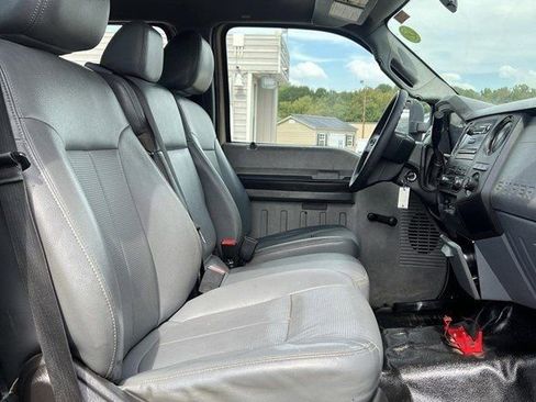 Used 2013 Ford F450 XL w/ Snow Plow Prep Pkg image 26