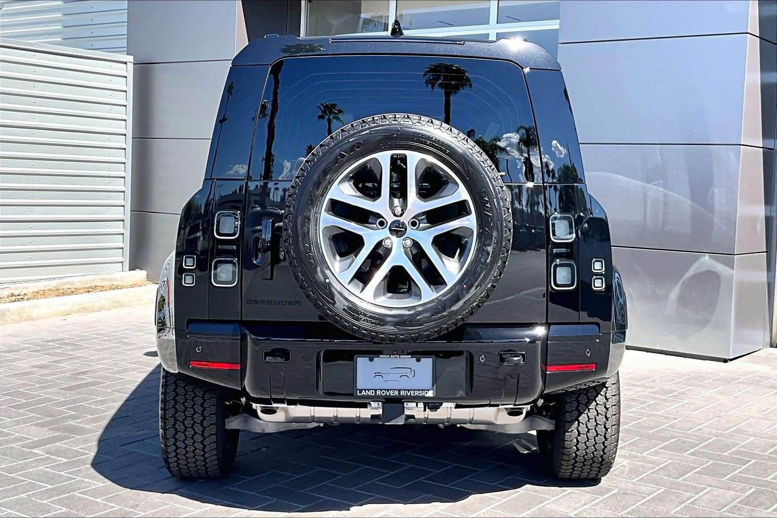 New 2026 Land Rover Defender 110 X-Dynamic SE AWD/4WD image 4
