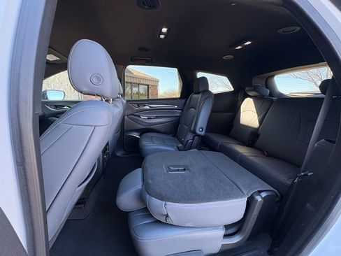 Used 2024 Buick Enclave Premium image 51