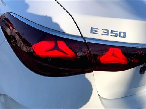 Used 2025 Mercedes-Benz E 350 4MATIC Sedan image 25