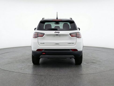 Used 2025 Jeep Compass Trailhawk AWD/4WD image 7