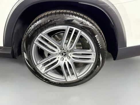 Used 2025 Mercedes-Benz GLS 450 4MATIC image 37