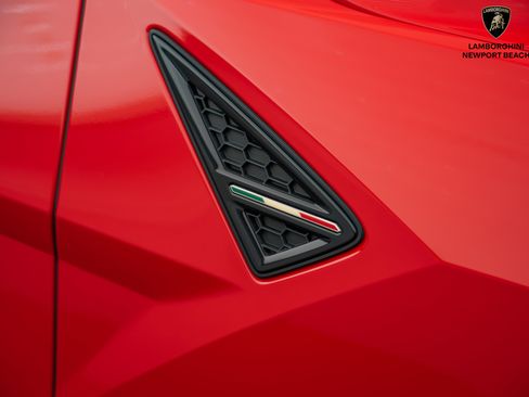 Used 2024 Lamborghini Urus S image 4