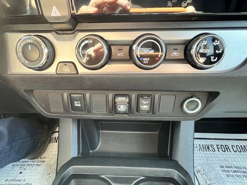 Used 2018 Toyota Tacoma SR5 image 23