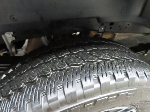 Used 2025 Ford F250 Platinum w/ FX4 Off-Road Package image 44