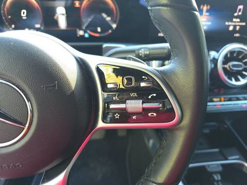 Used 2022 Mercedes-Benz GLB 250 image 16
