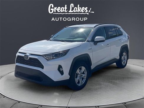 Used 2021 Toyota RAV4 XLE image 1