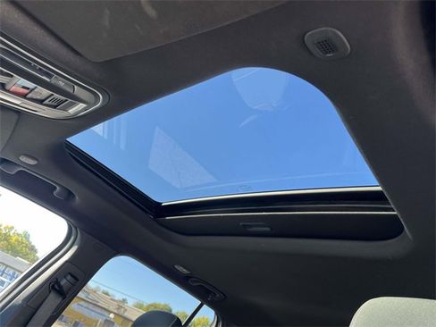 Used 2025 Jeep Grand Cherokee Laredo X image 17