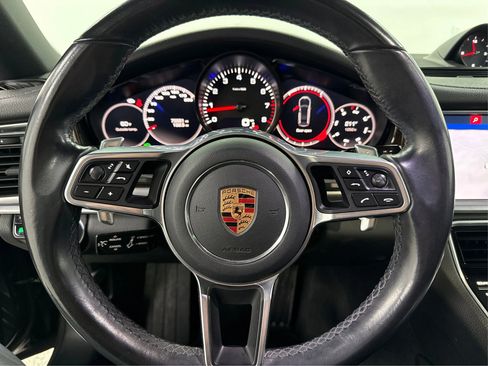 Used 2018 Porsche Panamera 4S image 18