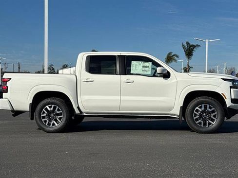 New 2026 Nissan Frontier SV w/ Tow Package image 3