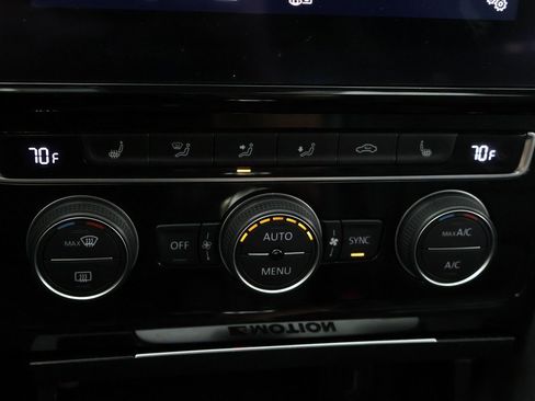 Used 2018 Volkswagen Golf R 4-Door image 49