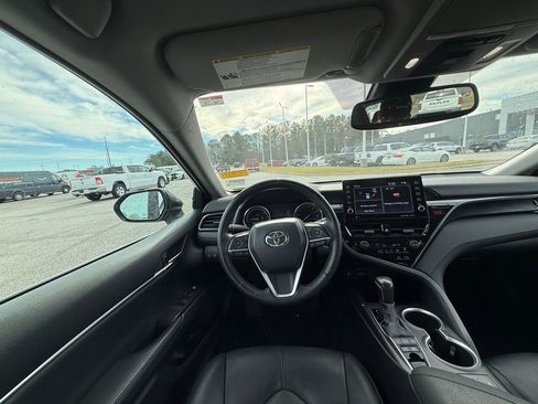Used 2021 Toyota Camry XLE image 40