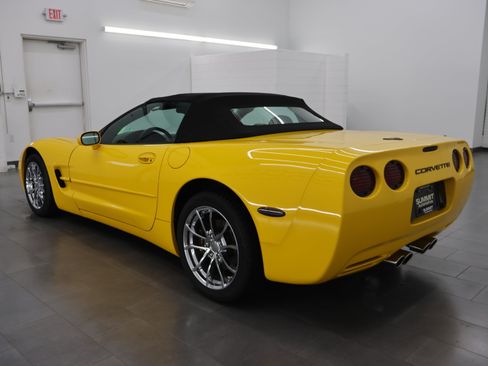 Used 2000 Chevrolet Corvette Convertible w/ Memory Pkg RWD image 36