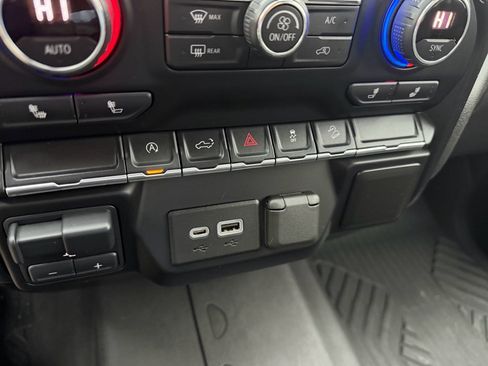 Used 2021 Chevrolet Silverado 1500 RST image 13