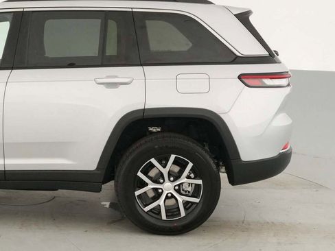 New 2025 Jeep Grand Cherokee Limited image 36