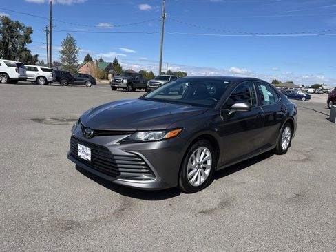 Used 2024 Toyota Camry LE image 3