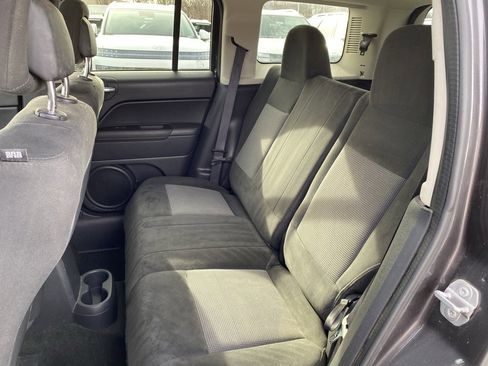 Used 2017 Jeep Patriot Latitude image 24