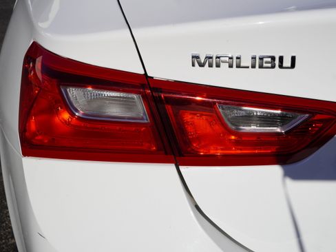 Used 2024 Chevrolet Malibu LT image 8