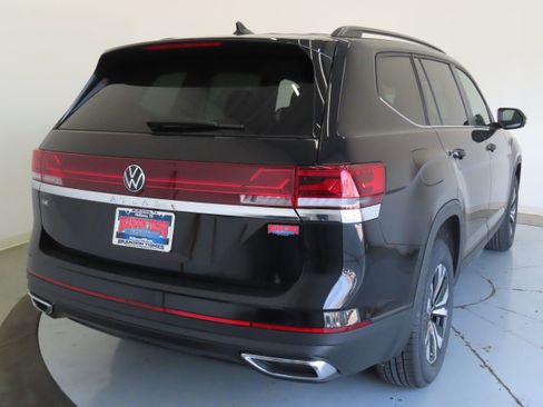 New 2026 Volkswagen Atlas SE image 4