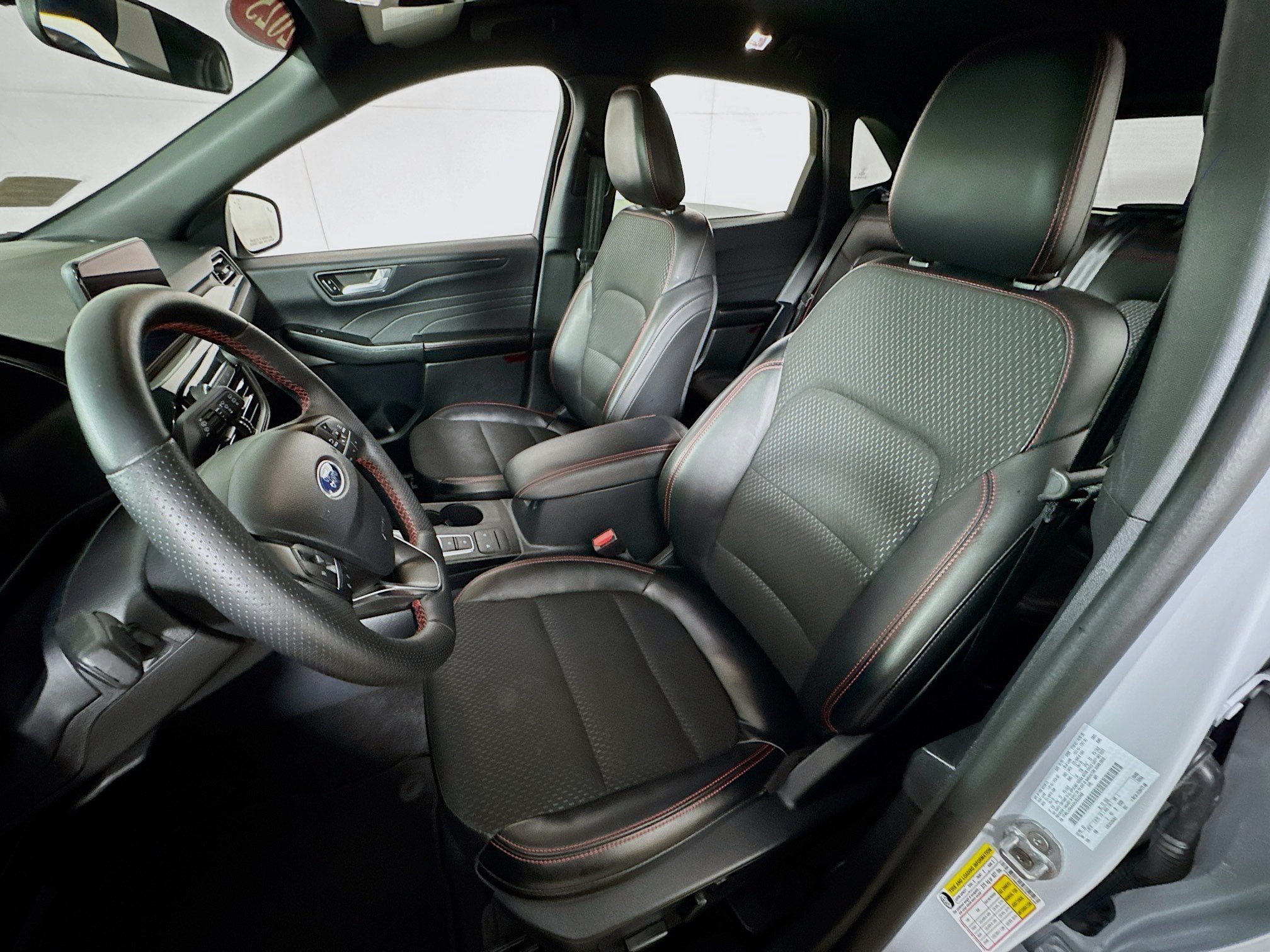 Used 2025 Ford Escape ST-Line Select AWD/4WD image 13