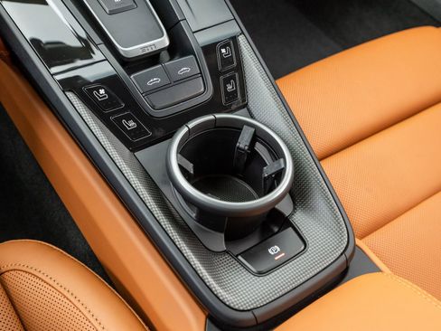 Certified 2026 Porsche 911 Targa 4 GTS image 32