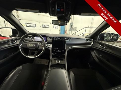 Used 2024 Jeep Grand Cherokee Altitude AWD/4WD image 41