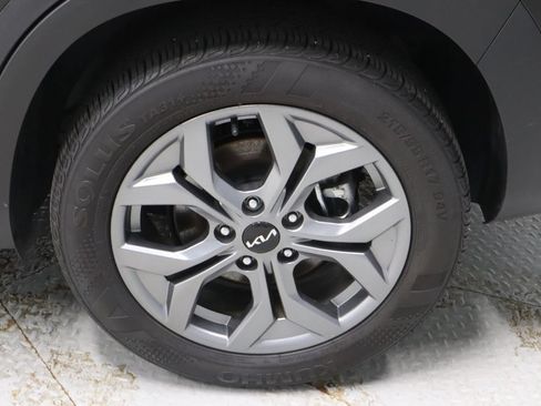Used 2024 Kia Seltos LX AWD/4WD image 12