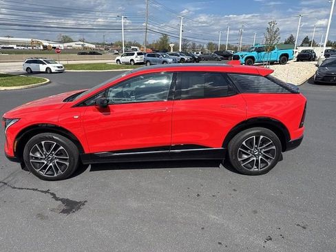 Used 2025 Cadillac Optiq Sport 2 image 4