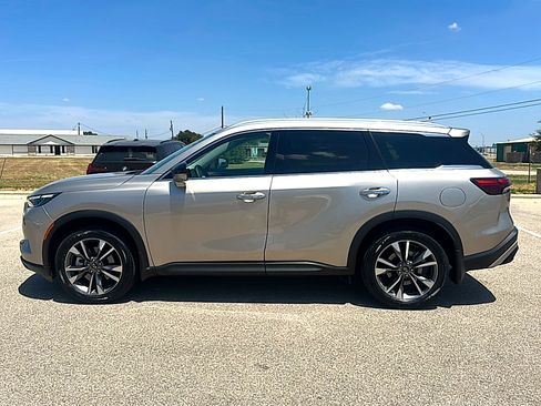 Used 2023 INFINITI QX60 Luxe w/ Cargo Package FWD image 5