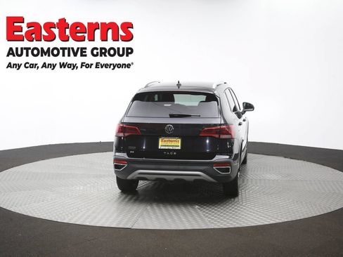 Used 2024 Volkswagen Taos SE FWD image 35