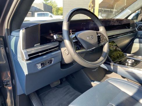 Certified 2026 Cadillac Escalade IQ Sport 2 AWD/4WD image 2