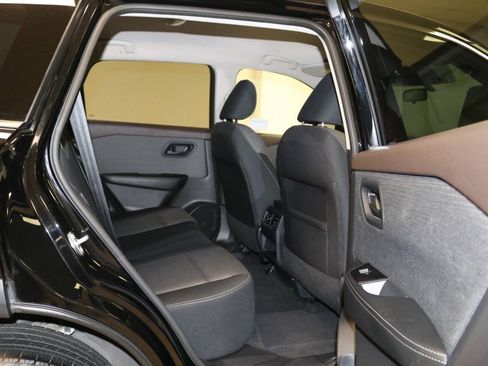 Used 2021 Nissan Rogue S FWD image 19