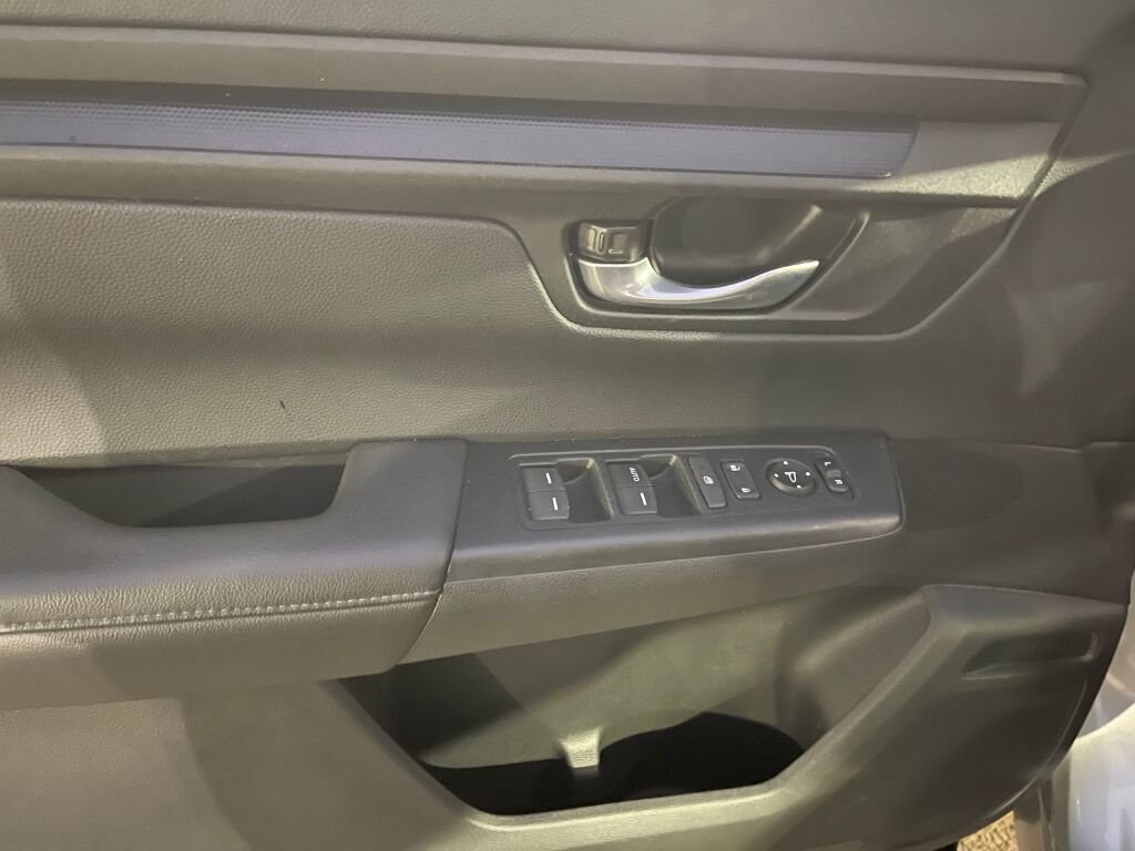 Used 2024 Honda CR-V LX image 7